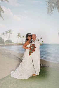 Happy Hawaiian Weddings 1093015 Image 1